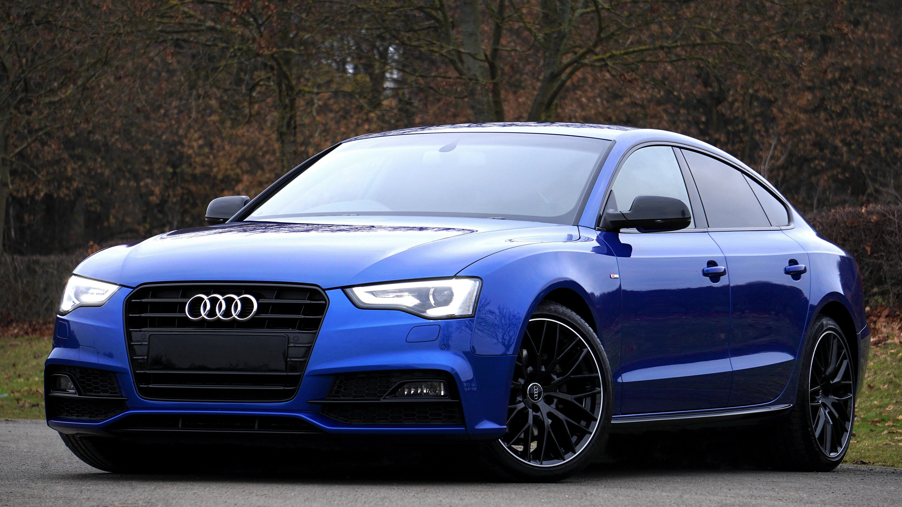 Blue Audi A5 for 3840 x 2160 4K Ultra HDTV resolution