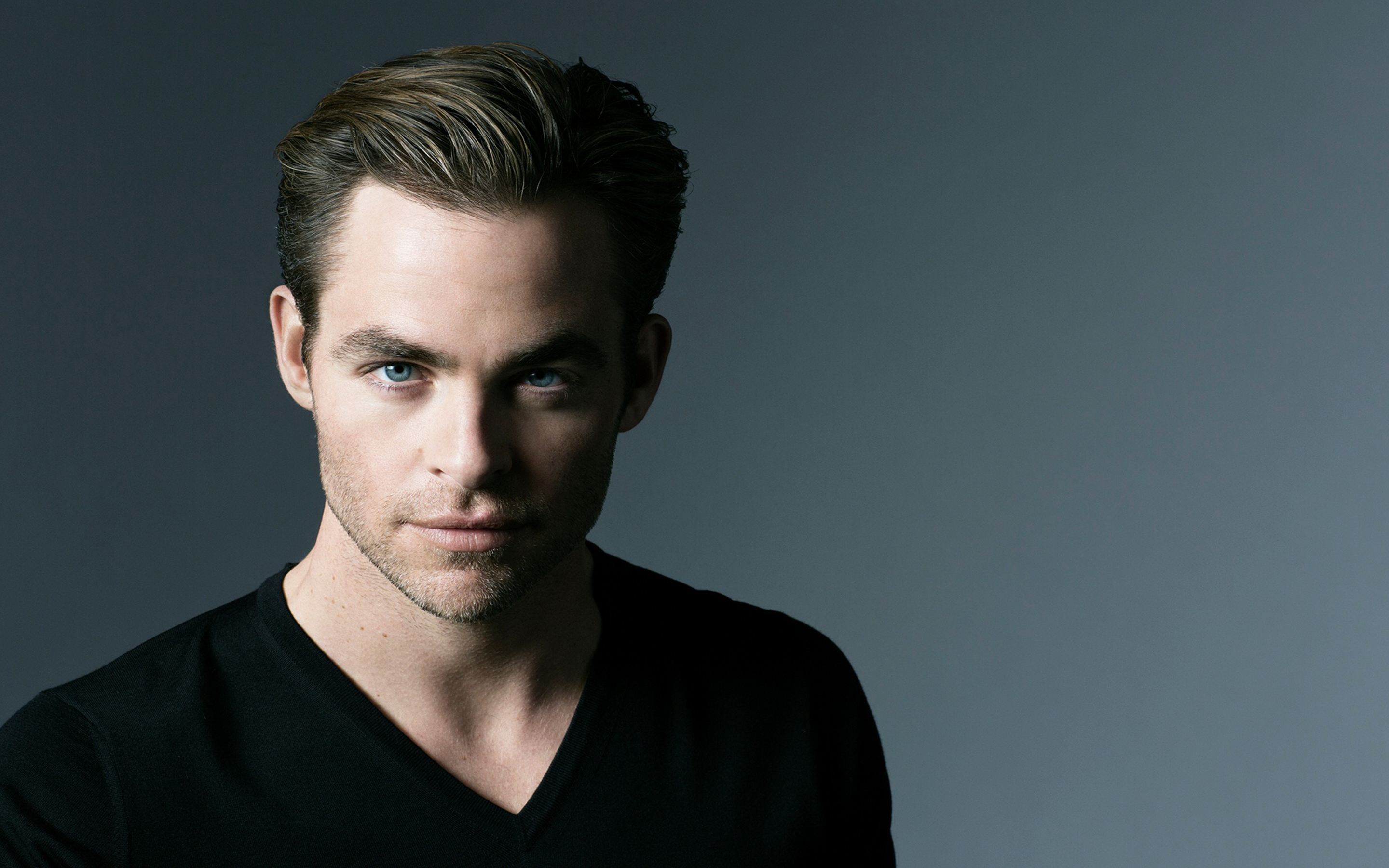 Chris Pine Smart Look for 2880 x 1800 Retina Display resolution