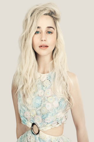 Emilia Clarke for 320 x 480 Phones resolution