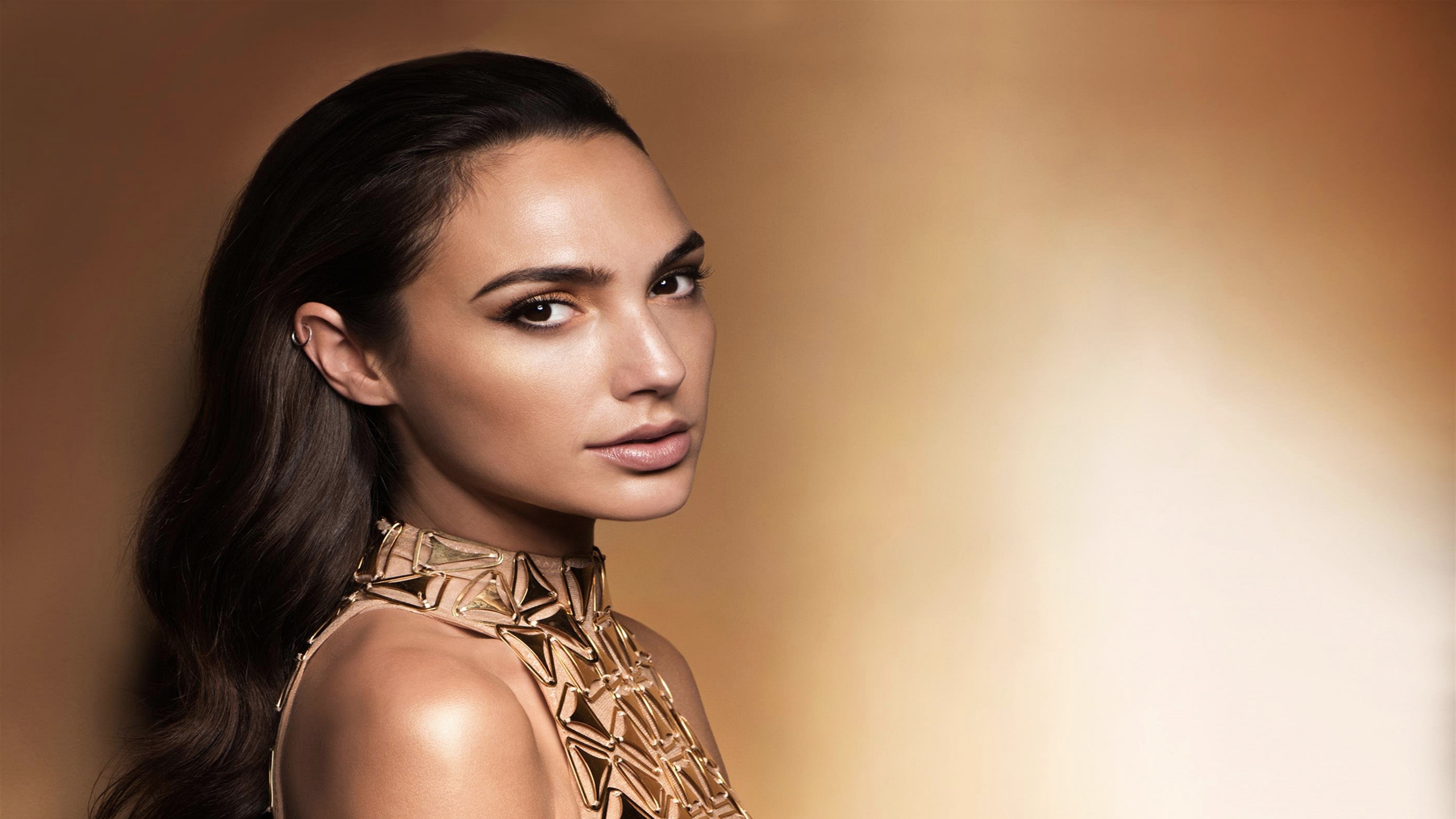 Gorgeous Gal Gadot for 3840 x 2160 4K Ultra HDTV resolution