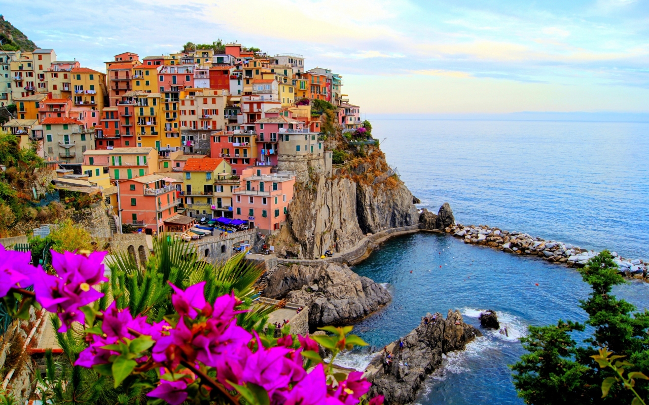 Manarola Itlay for 1280 x 800 widescreen resolution