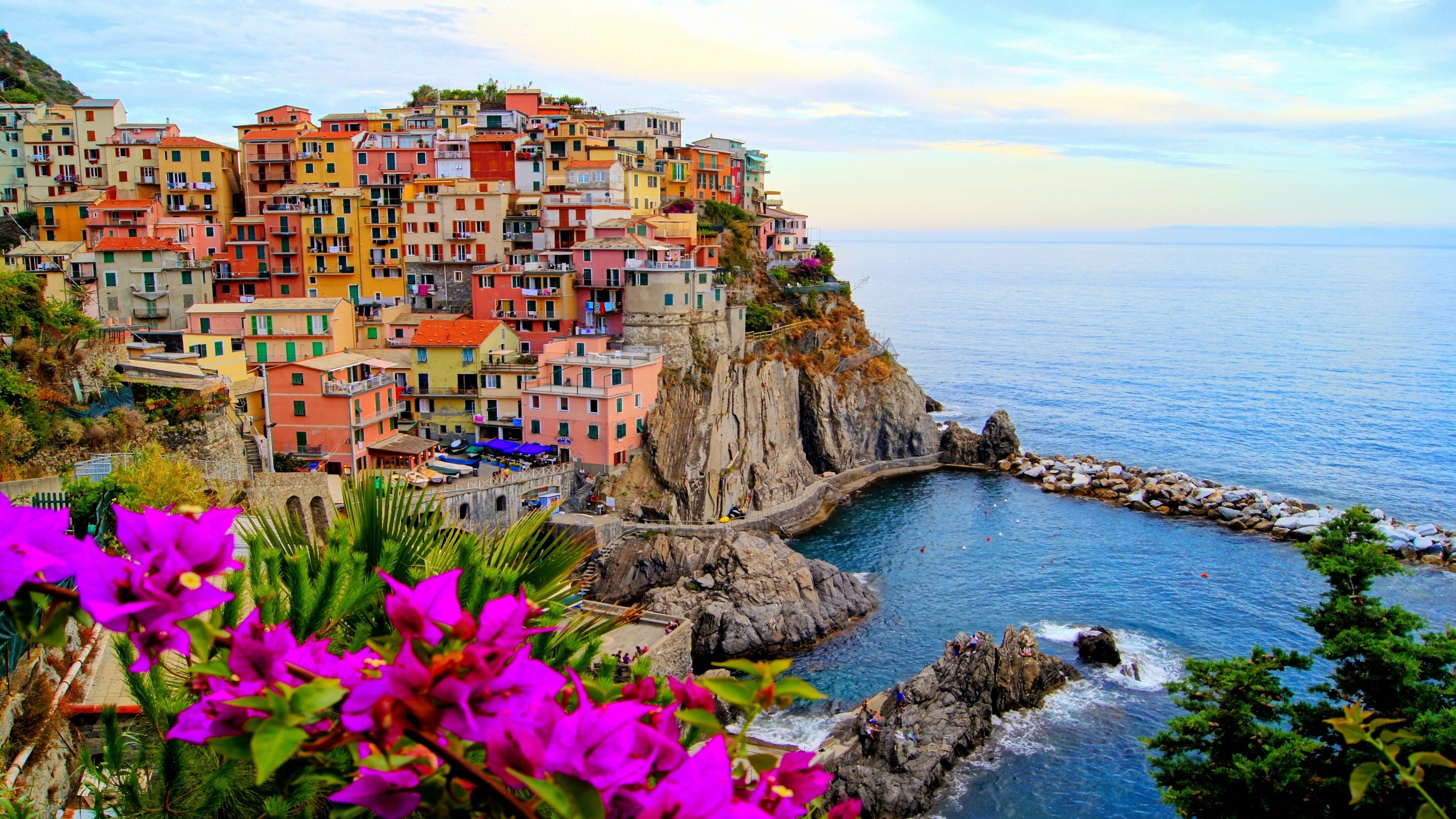 Manarola Itlay for 2560 x 1440 HDTV resolution