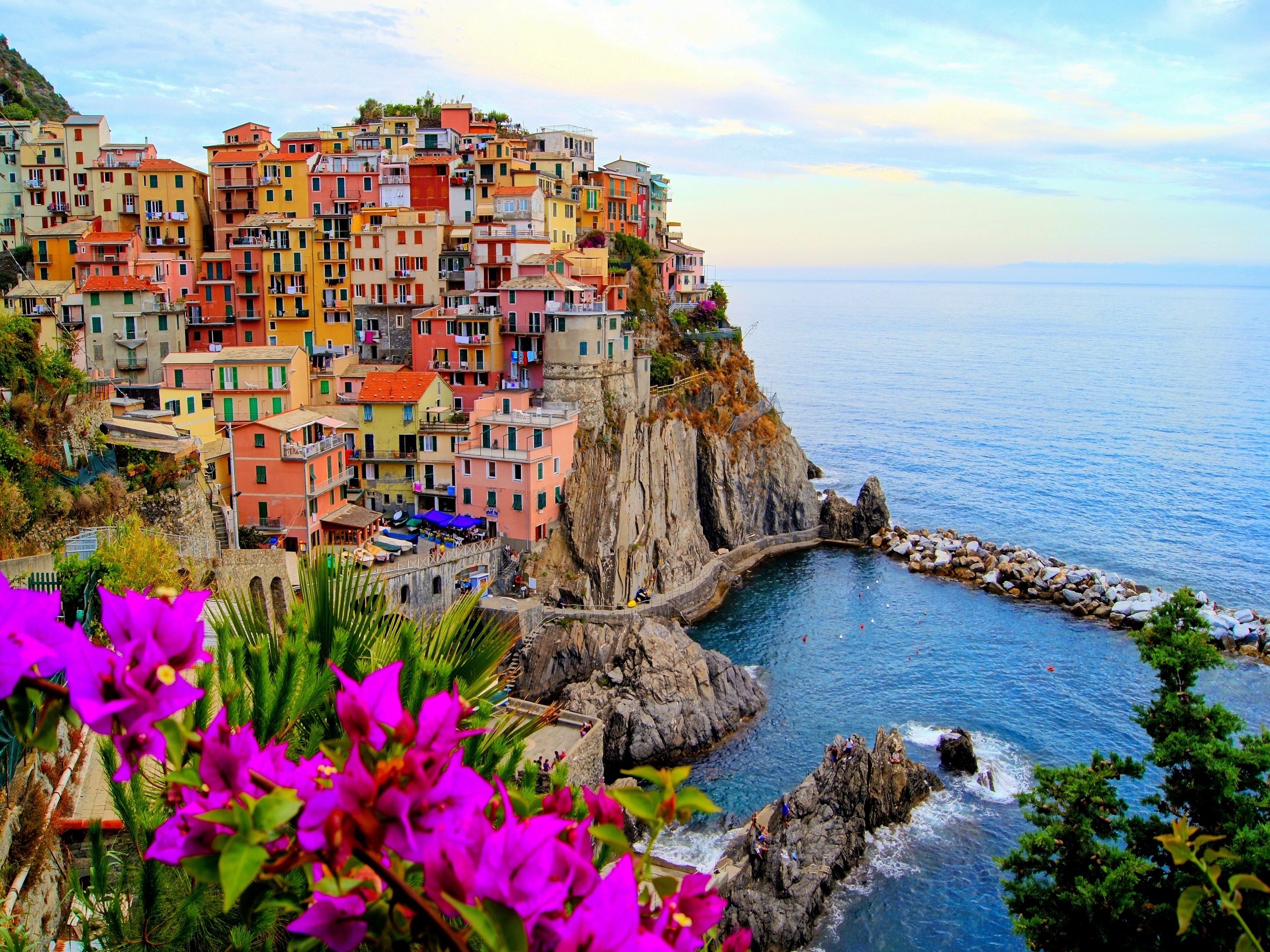 Manarola Itlay for 2560 x 1920 resolution